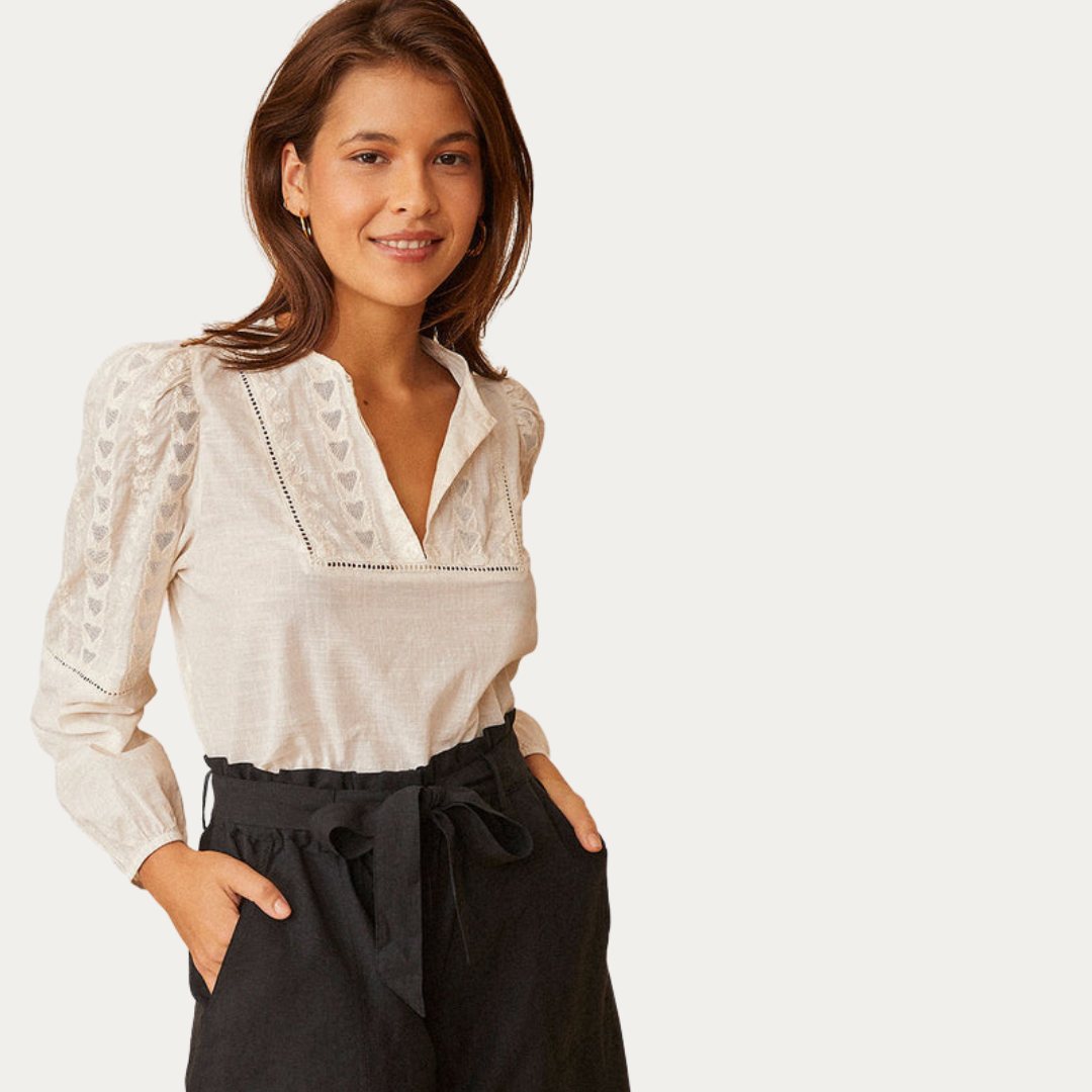 Een perfecte outfit voor een zomer vol zonneschijn. #fikanaarden
tuniekblouse van katoen
short of broek van linnen
#marktstraatnaarden #naardenvesting #boetiek #gooienvechtstreek #bohochic