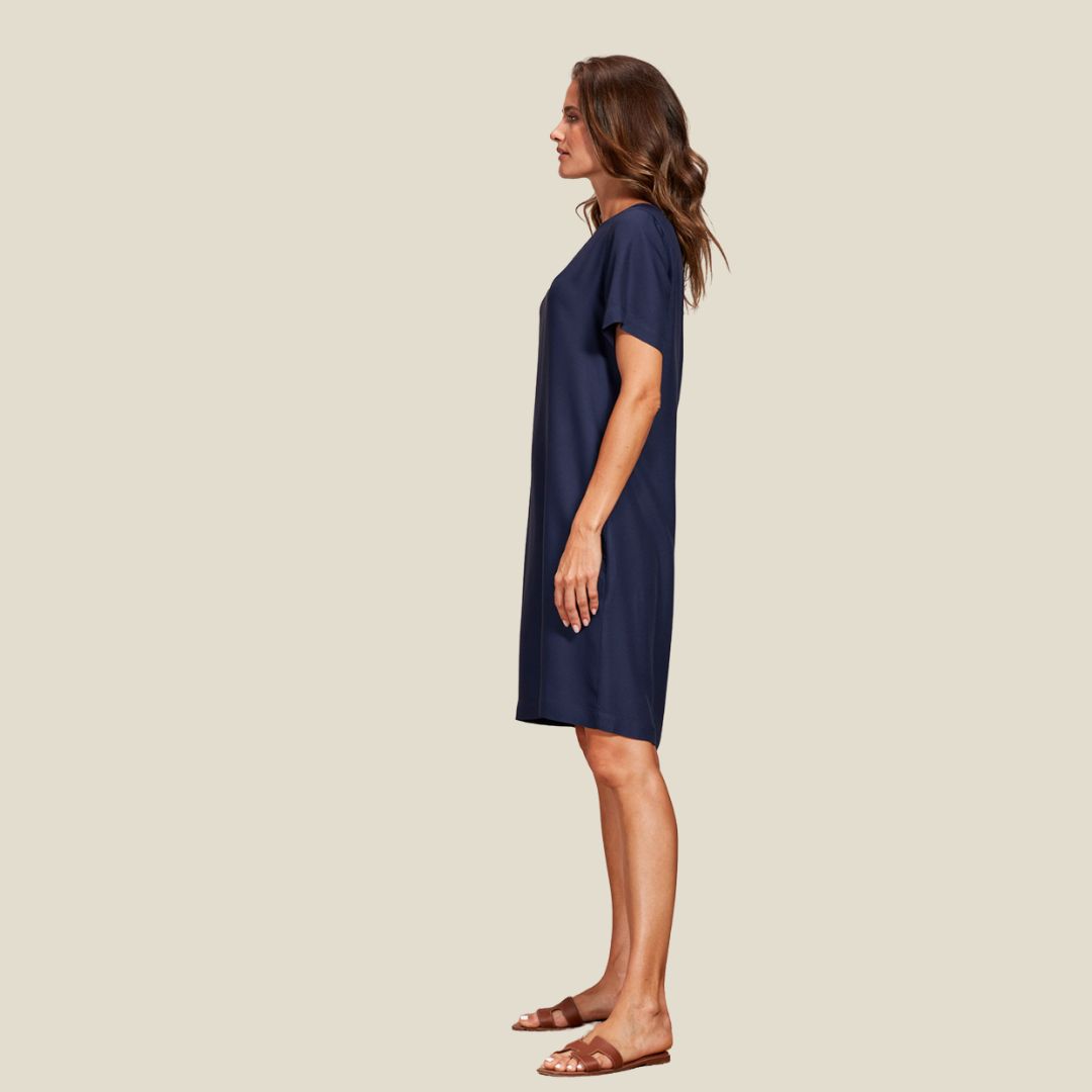 Tijdloze aantrekkingskracht zorgt ervoor dat je dit simpele maar oooh zo mooie linnen jurkje jaar na jaar uit je kast zult plukken. #fikanaarden
100% linnen
navy blue of groen
🌿Linnen is sneldrogend, ademend en duurzaam. Het is gemaakt van vlas, dat biologisch afbreekbaar is, weinig water nodig heeft om te groeien en de hele plant wordt gebruikt. Mooi, toch?
#marktstraatnaarden #naardenvesting #gooisemeren #gooienvechtstreek #huizen #loosdrecht #hilversumtrompenberg #naarderbos #naardereiland