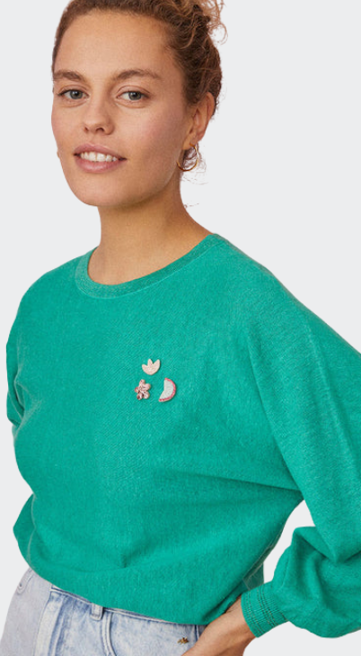 Een classic green sweater uit de s/s 23 collectie van Des Petits Hauts bij FIKA Naarden-Vesting